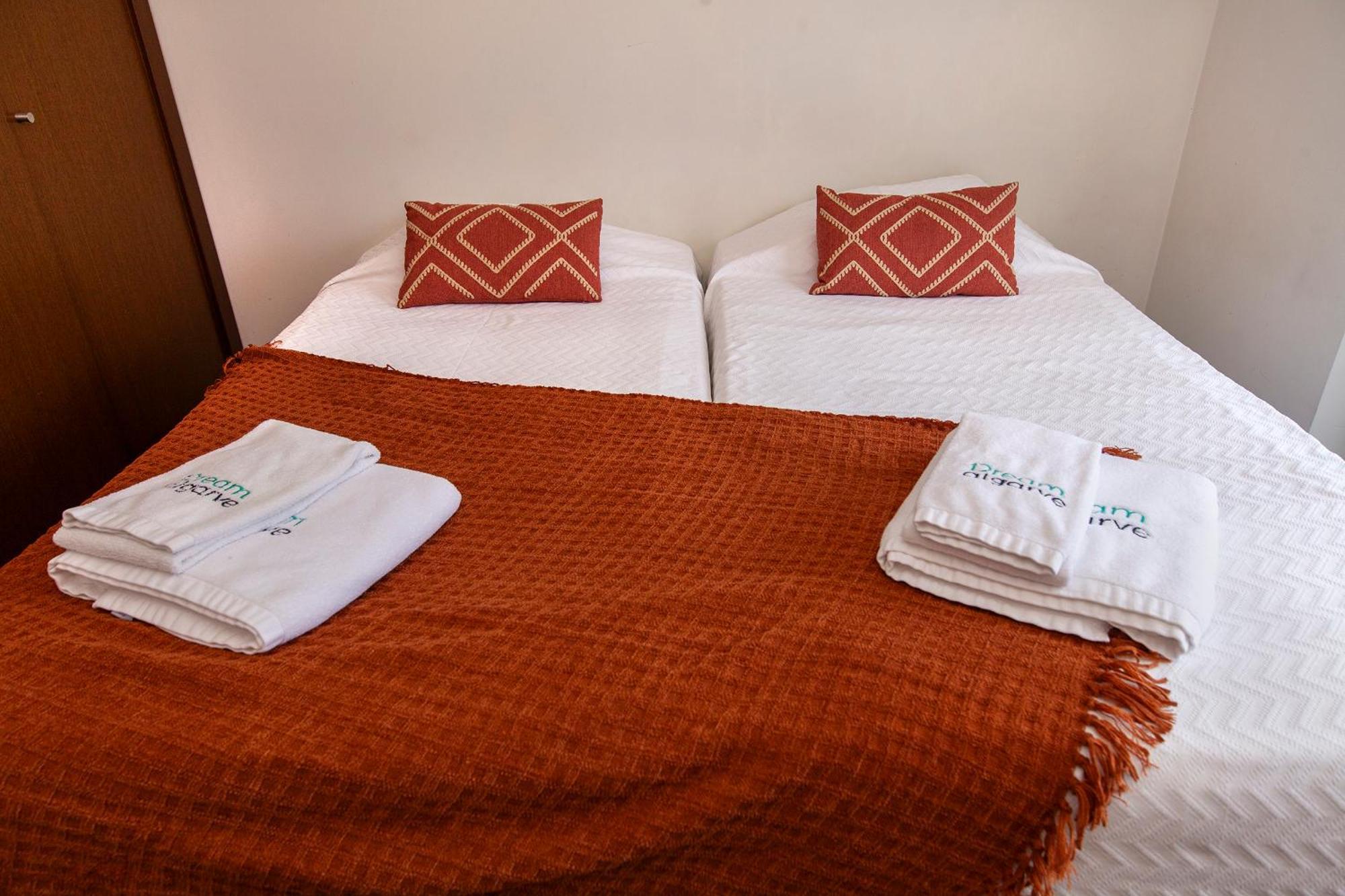 B04 - Luxury 2 Bed W Terrace Pool Lejlighed Lagos Eksteriør billede